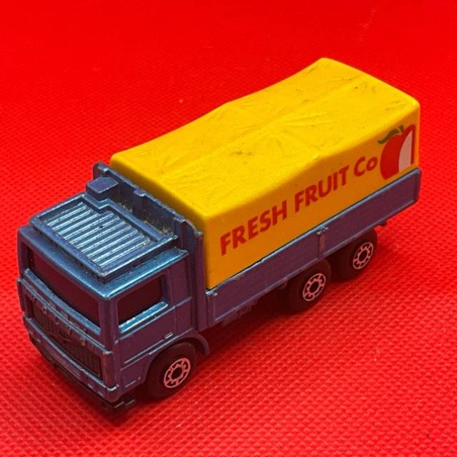 MB Volvo Fresh Fruit Co Tilt Lorry 1984, Blu...
