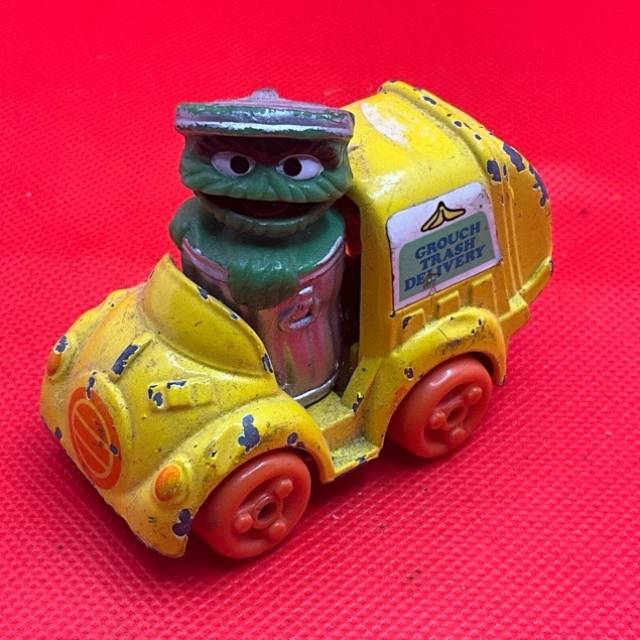 Playskool 1982 Muppets Oscar Grouch Trash De...