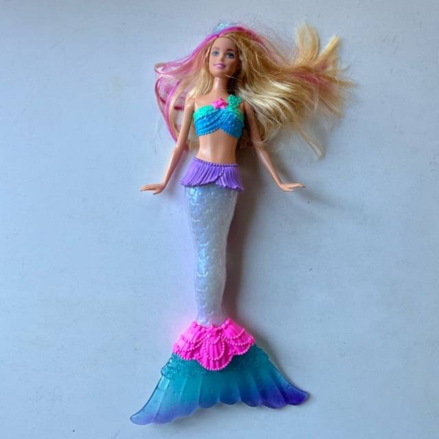Barbie Dreamtopia Mermaid With Colorful Flas...