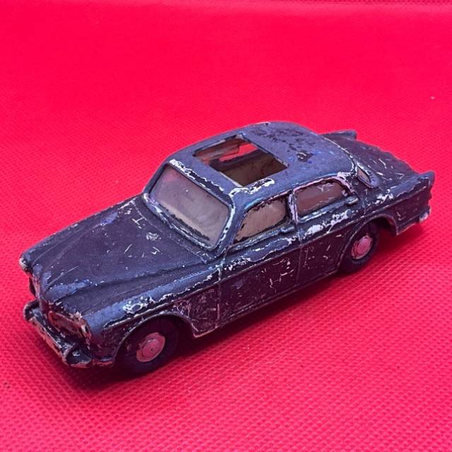 Tri Ang VOLVO 122 1 43 Scale RARE