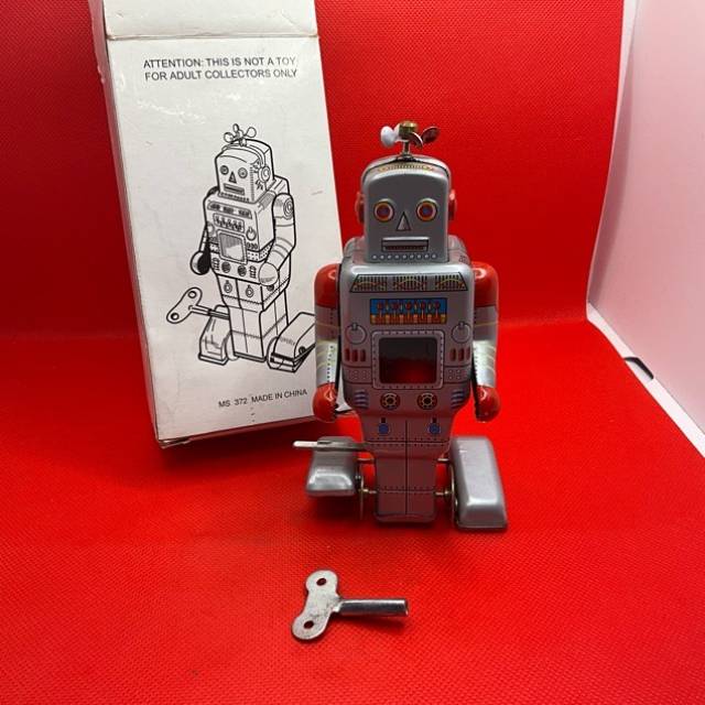 Speedy Rolling Tin Litho Key Windup Toy Robo...