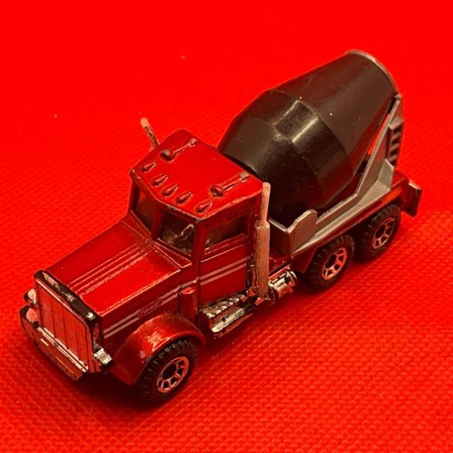 MB 1981 Peterbilt Cement truck