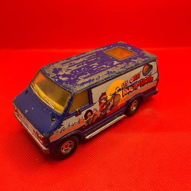 MB Super Kings K - 80 Dodge Custom Van Its O...