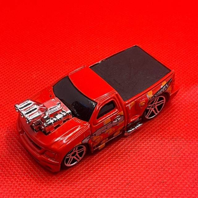 HL 2003 First Editions No 38 Red Ford F-150...