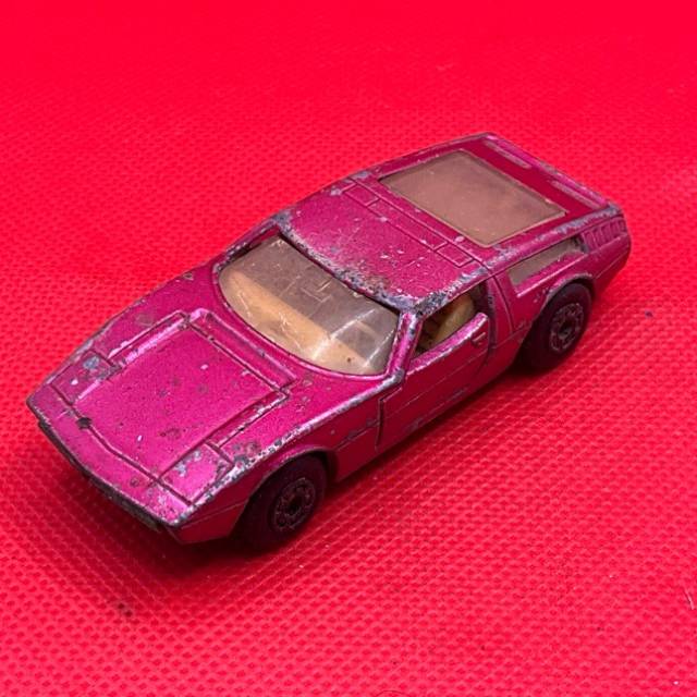 MB No 32 Pink Magenta Maserati Bora 1972