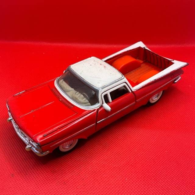 TOOTSIE TOY 1959 EL CAMINO red and White